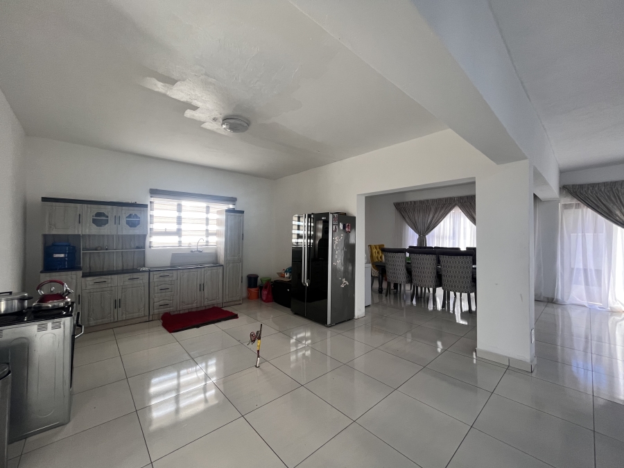 5 Bedroom Property for Sale in Wilkoppies North West